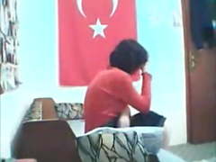 SEVGiLiSiNi GECEKONDU EViNDE SiKiYOR uake50 com
